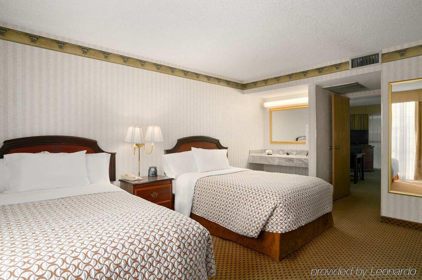 Embassy Suites By Hilton Arcadia-Pasadena Area Екстериор снимка