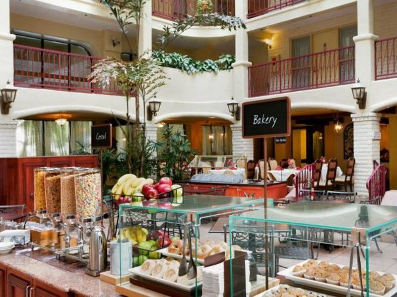 Embassy Suites By Hilton Arcadia-Pasadena Area Екстериор снимка