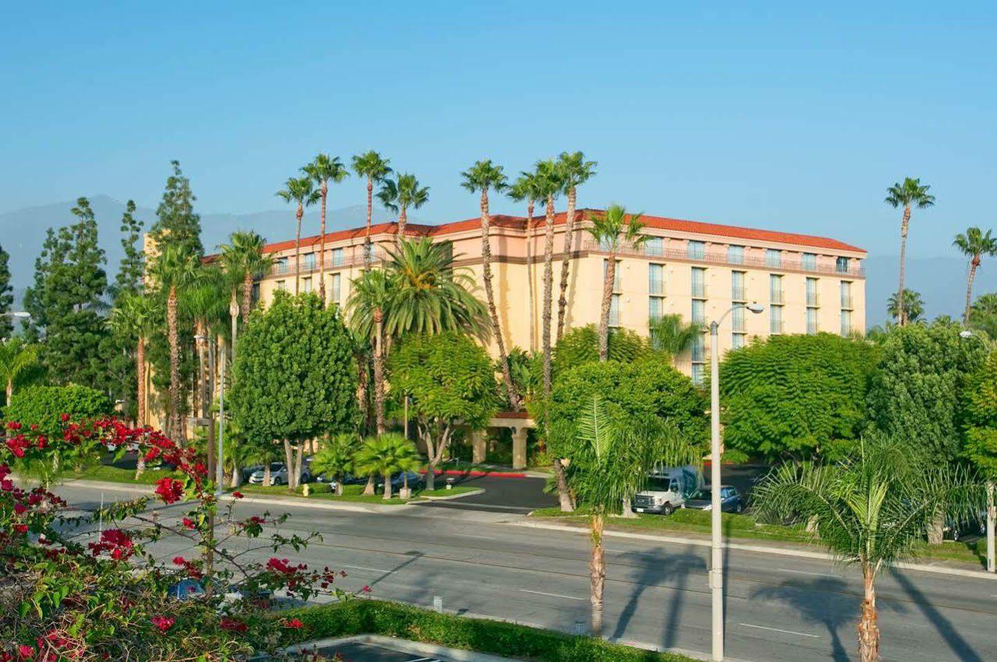 Embassy Suites By Hilton Arcadia-Pasadena Area Екстериор снимка